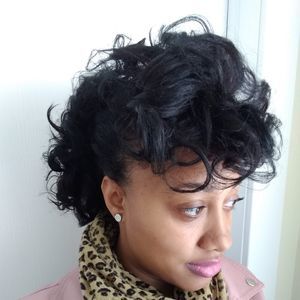 Meet your Posher, Latoya